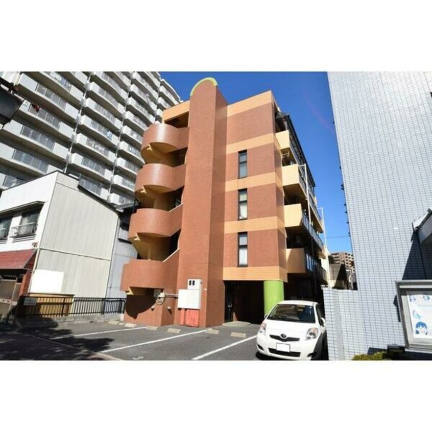  名古屋市営地下鉄名港線/港区役所駅 徒歩3分 1階 築25年