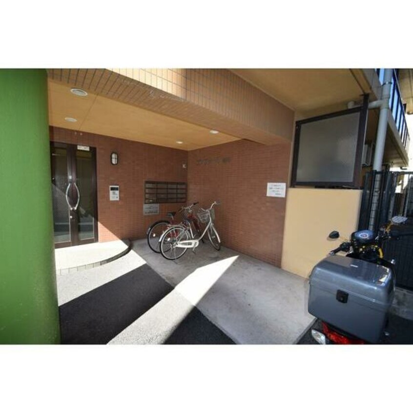  名古屋市営地下鉄名港線/港区役所駅 徒歩3分 1階 築25年