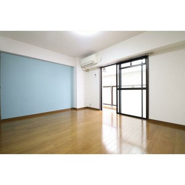  名古屋市営地下鉄名港線/港区役所駅 徒歩3分 1階 築25年