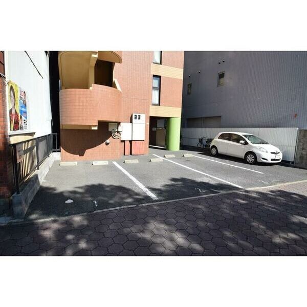  名古屋市営地下鉄名港線/港区役所駅 徒歩3分 1階 築25年