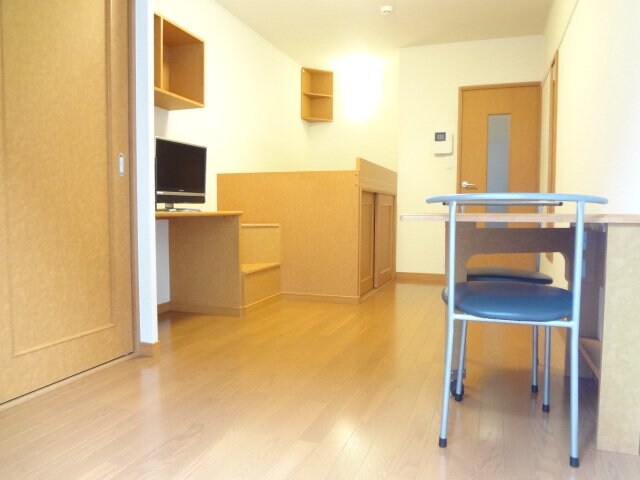 1Fフローリング 2Fカーペット レオパレスニューロード