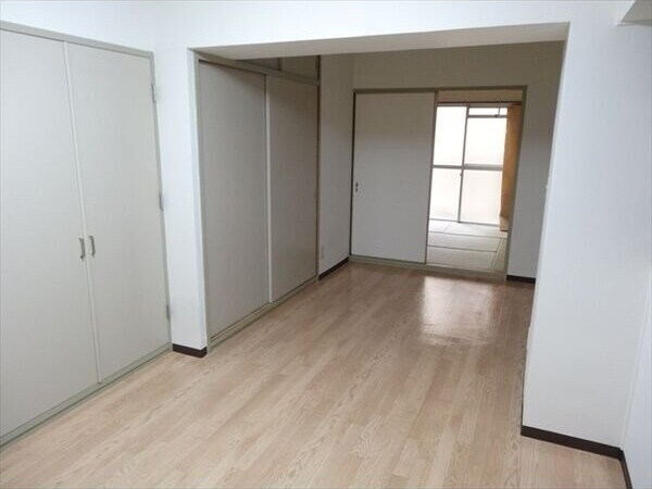  名古屋市営地下鉄東山線/栄駅 徒歩12分 2階 築43年