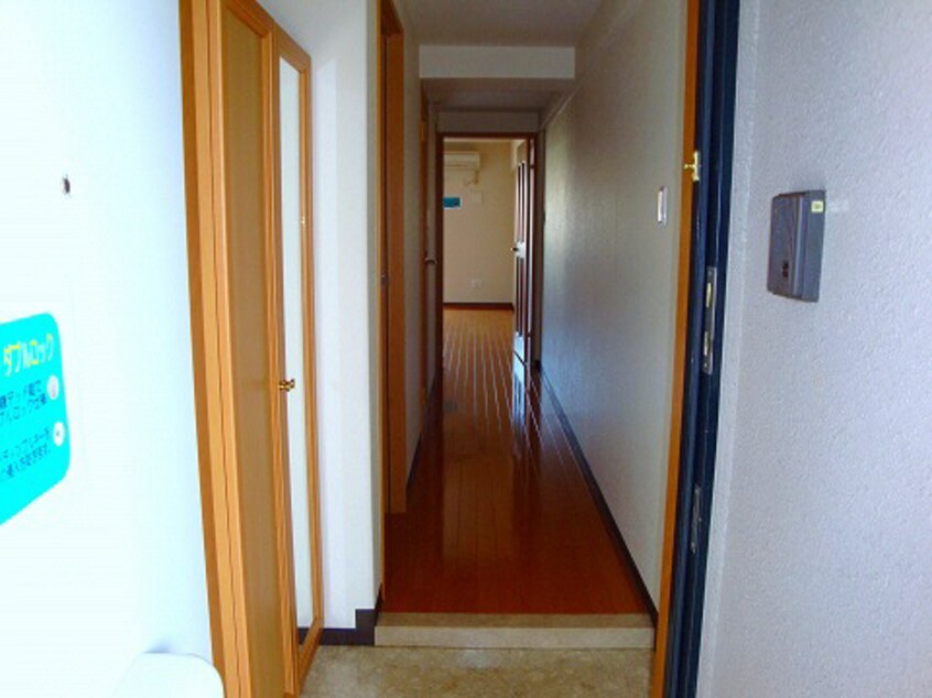 写真、間取図面などが現況と異なる場合は現況優先となります。 サプリーム若草