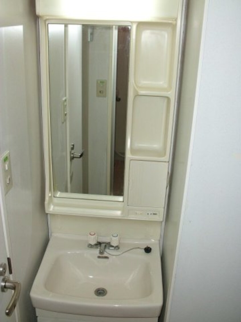 独立洗面台 レオパレスＫＡＮＡＭＥⅠ