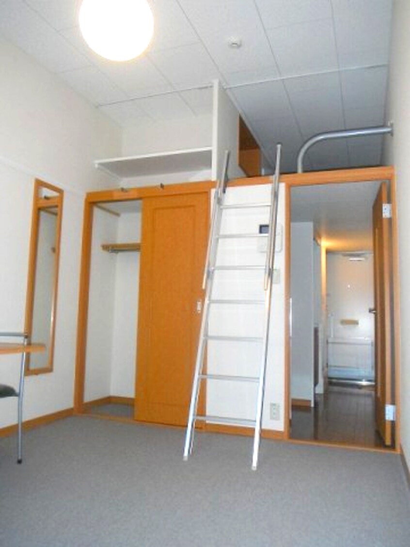  レオパレス鳥山