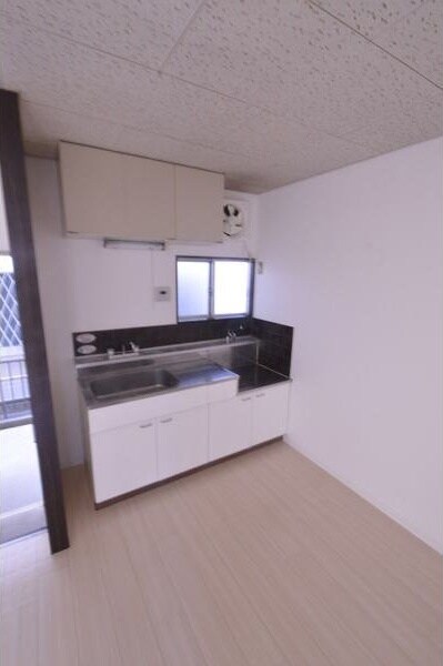  名古屋臨海高速鉄道<あおなみ線>/南荒子駅 徒歩12分 1階 築36年