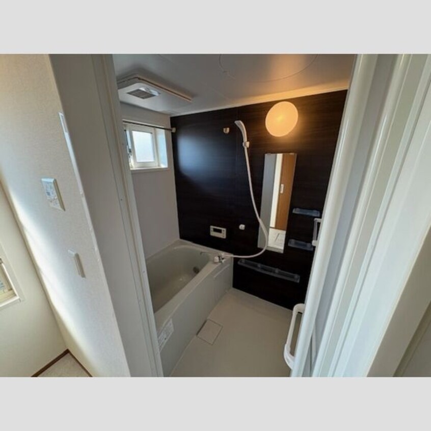  東海道本線/刈谷駅 バス28分日高2丁目下車:停歩10分 2階 築10年