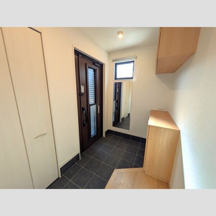  東海道本線/大府駅 バス27分辰池西下車:停歩4分 1-2階 築6年