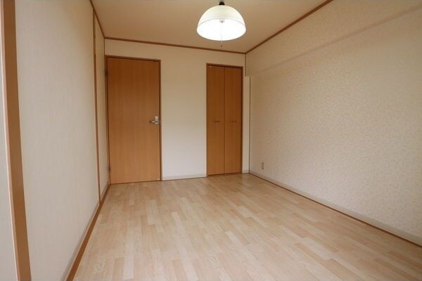 ※写真は同じマンションの違う部屋のものになります。 メゾン武田