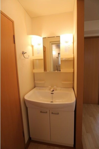 ※写真は同じマンションの違う部屋のものになります。 メゾン武田