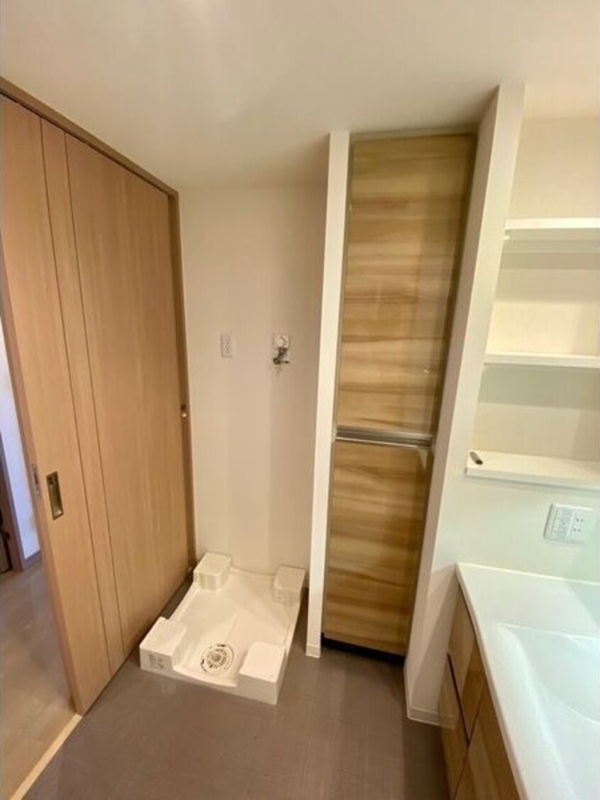  プレサンスロジェ鶴舞駅前