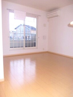 ゆったり過ごせる居間です