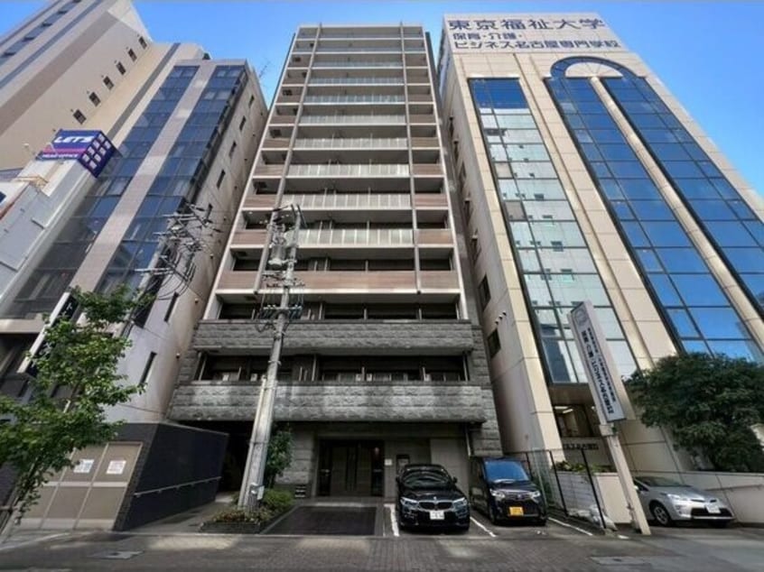  プレサンス丸の内城雅