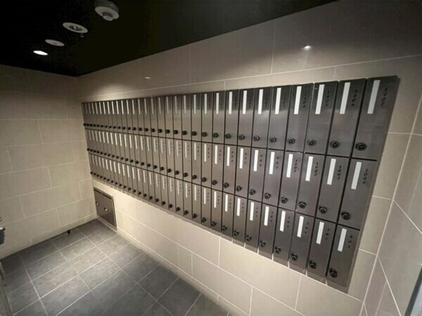  プレサンス丸の内城雅