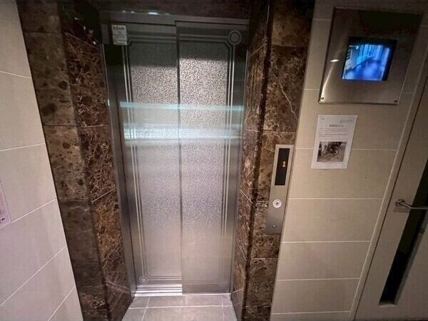  プレサンス丸の内城雅