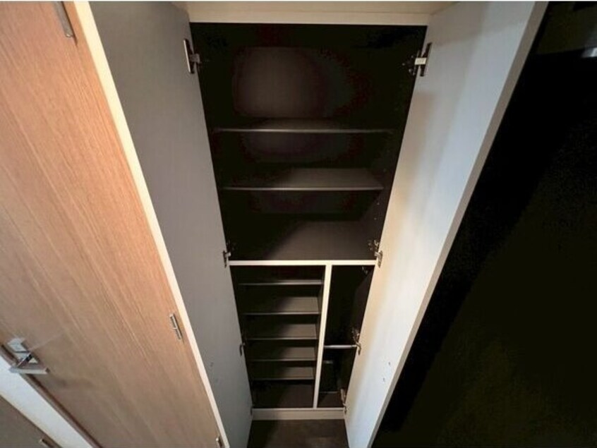  プレサンス丸の内城雅