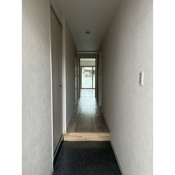 室内写真は別部屋の写真です。 LOROS6