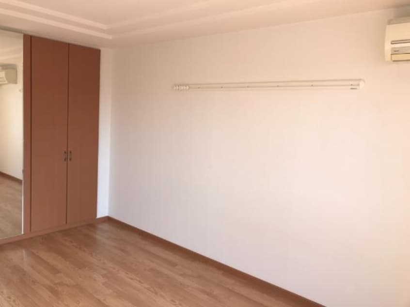 寝室 グローリエ・Ｎ