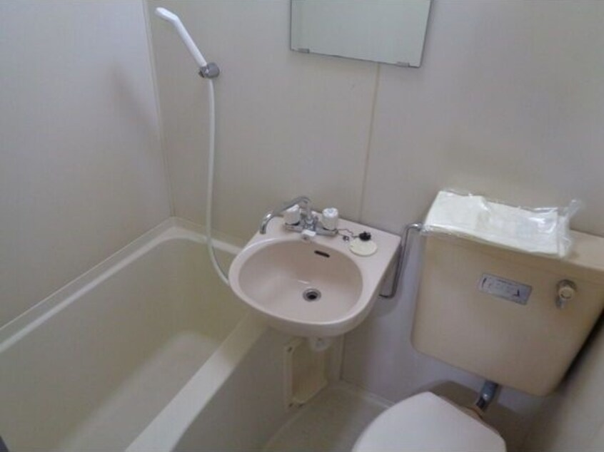 ※写真は同じマンションの違う部屋のものになります。 プリンセス栄