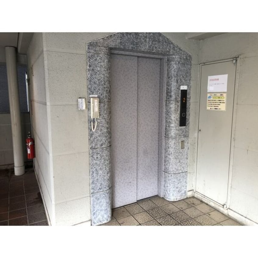  名古屋市営地下鉄鶴舞線/上前津駅 徒歩8分 7階 築39年