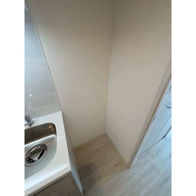 冷蔵庫置場 中央本線<中央西線>/鶴舞駅 徒歩8分 2階 築1年