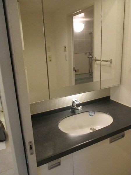 ※写真は同じマンションの違う部屋のものになります。 リエトコート丸の内