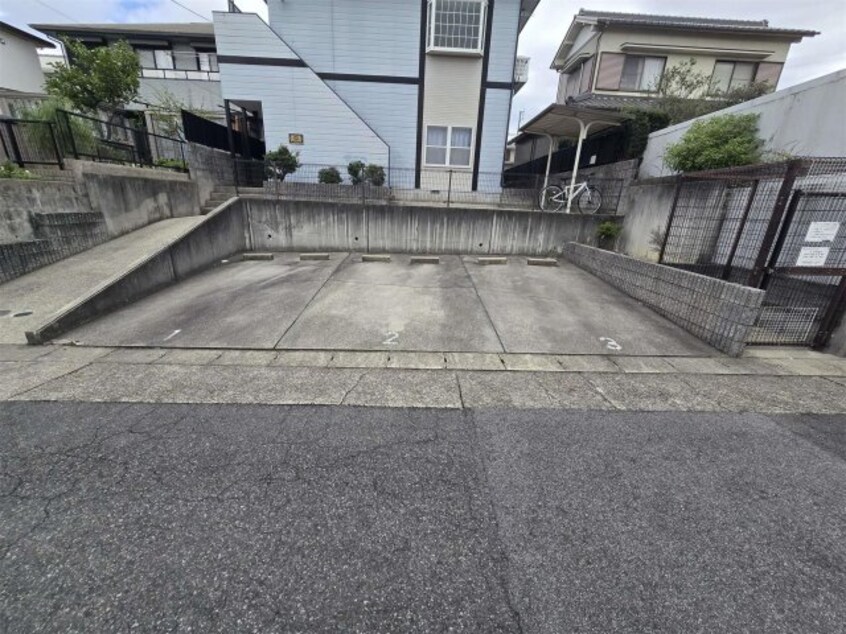  名古屋市営地下鉄鶴舞線/原駅 徒歩21分 2階 築27年