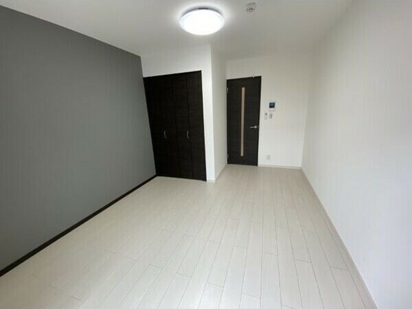 ※写真は同じマンションの違う部屋のものになります。 ラエタニテ