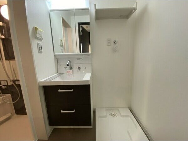 ※写真は同じマンションの違う部屋のものになります。 ラエタニテ