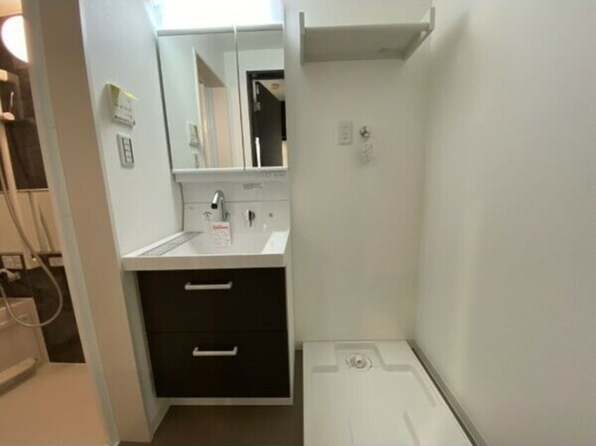 ※写真は同じマンションの違う部屋のものになります。 ラエタニテ