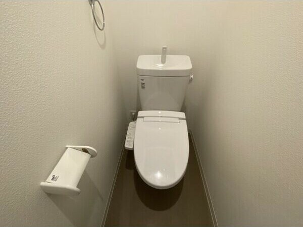 ※写真は同じマンションの違う部屋のものになります。 ラエタニテ