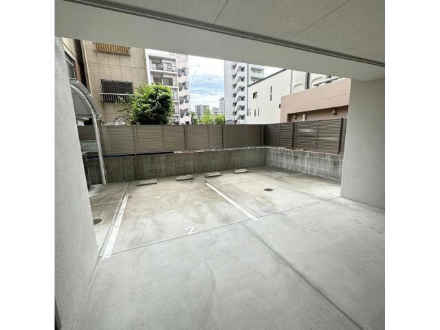 駐車場 ラルーチェ泉