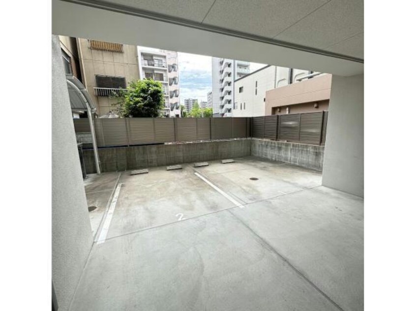 駐車場 ラルーチェ泉