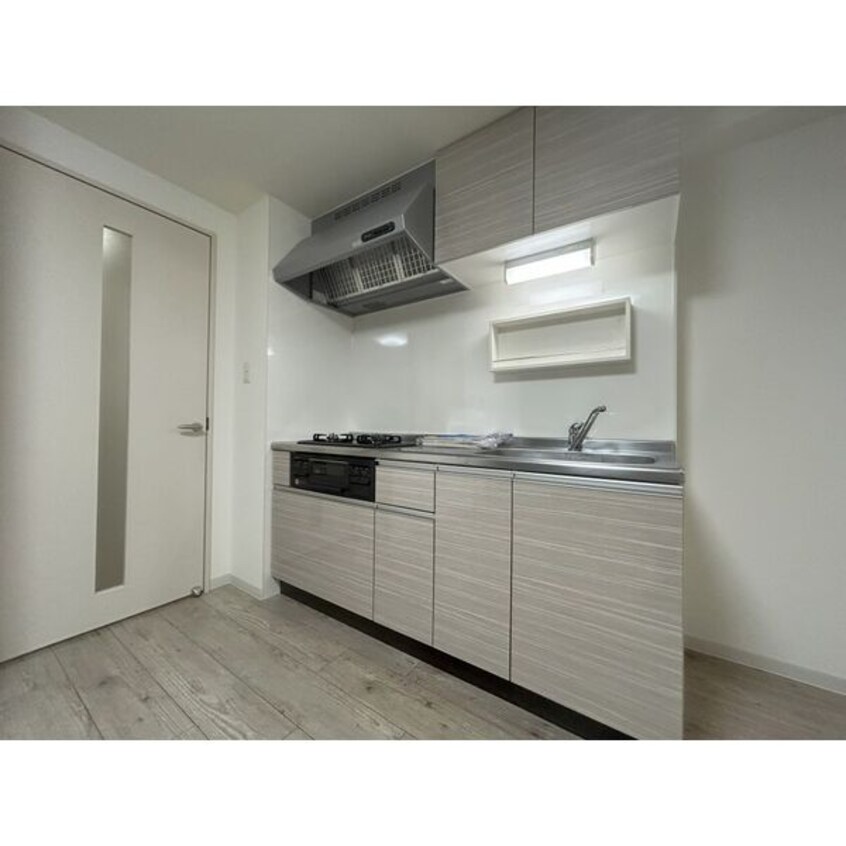 ※写真は同じマンションの違う部屋のものになります。 メイボートレス