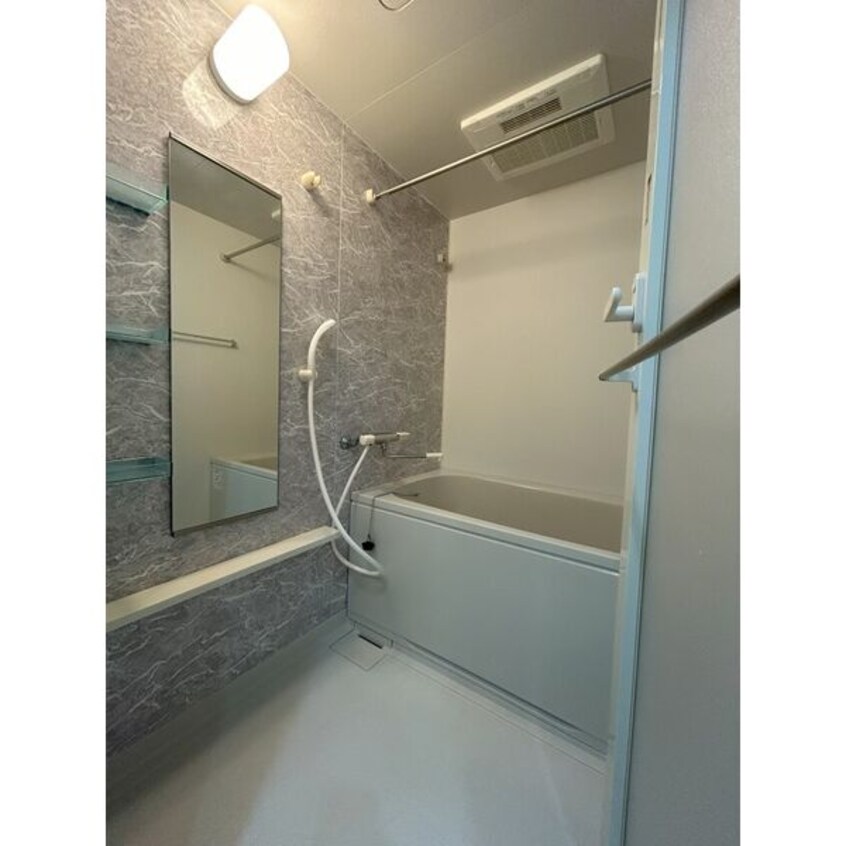 ※写真は同じマンションの違う部屋のものになります。 リベルティア