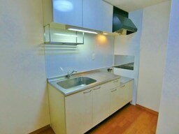 室内写真は別部屋の写真です。