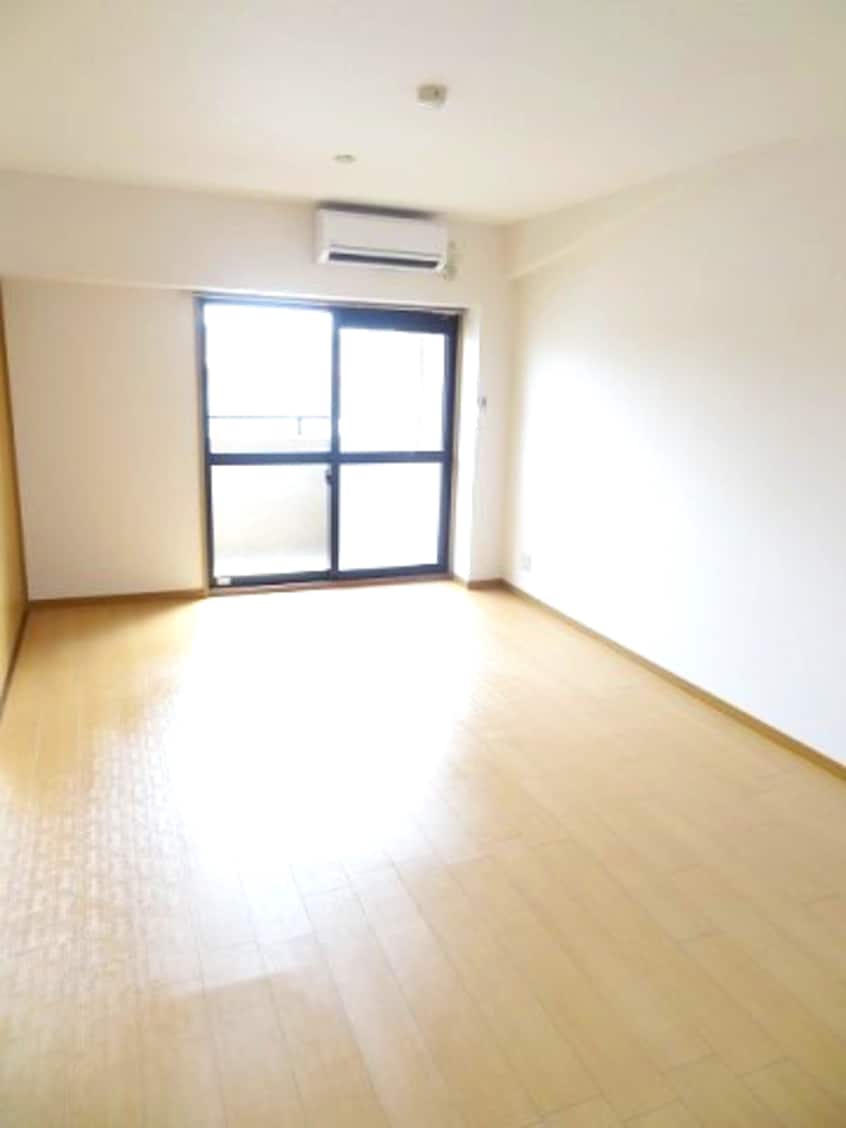 こちらの居間で趣味の時間をお楽しみください ラ・カーサＳＨＩＭＡＤＡ