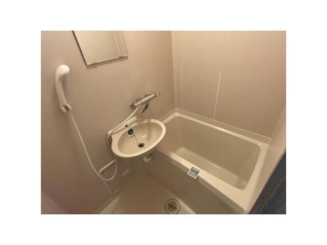 ※写真は同じマンションの違う部屋のものになります。 名古屋市営地下鉄名城線/上前津駅 徒歩6分 8階 築33年