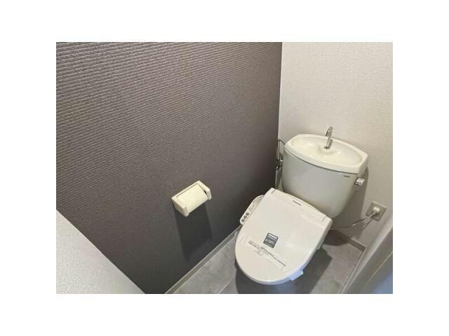 ※写真は同じマンションの違う部屋のものになります。 名古屋市営地下鉄名城線/上前津駅 徒歩6分 8階 築33年