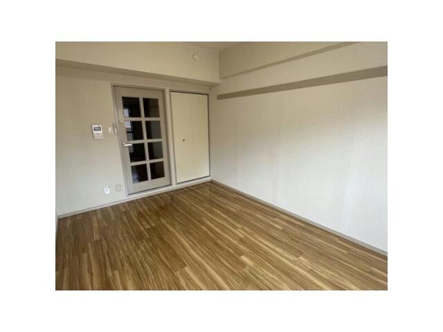 ※写真は同じマンションの違う部屋のものになります。 名古屋市営地下鉄名城線/上前津駅 徒歩6分 8階 築33年