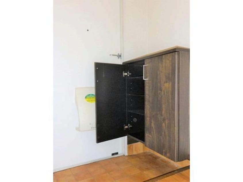 写真、間取図面などが現況と異なる場合は現況優先となります。 ボヌール平松　B棟