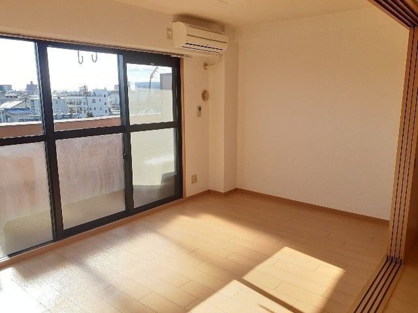  ルピナス・イースト