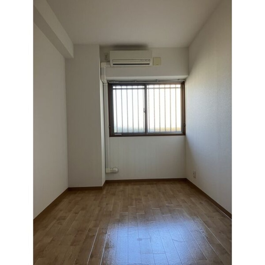 ※写真は同じマンションの違う部屋のものになります。 フィオーレレジデンス