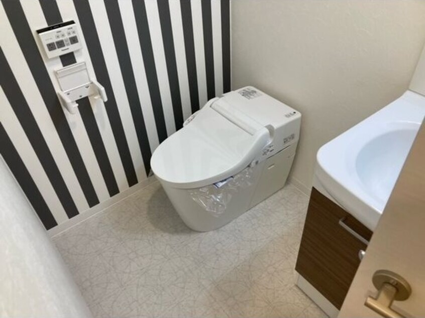  東海道本線/尾頭橋駅 徒歩9分 1階 築8年