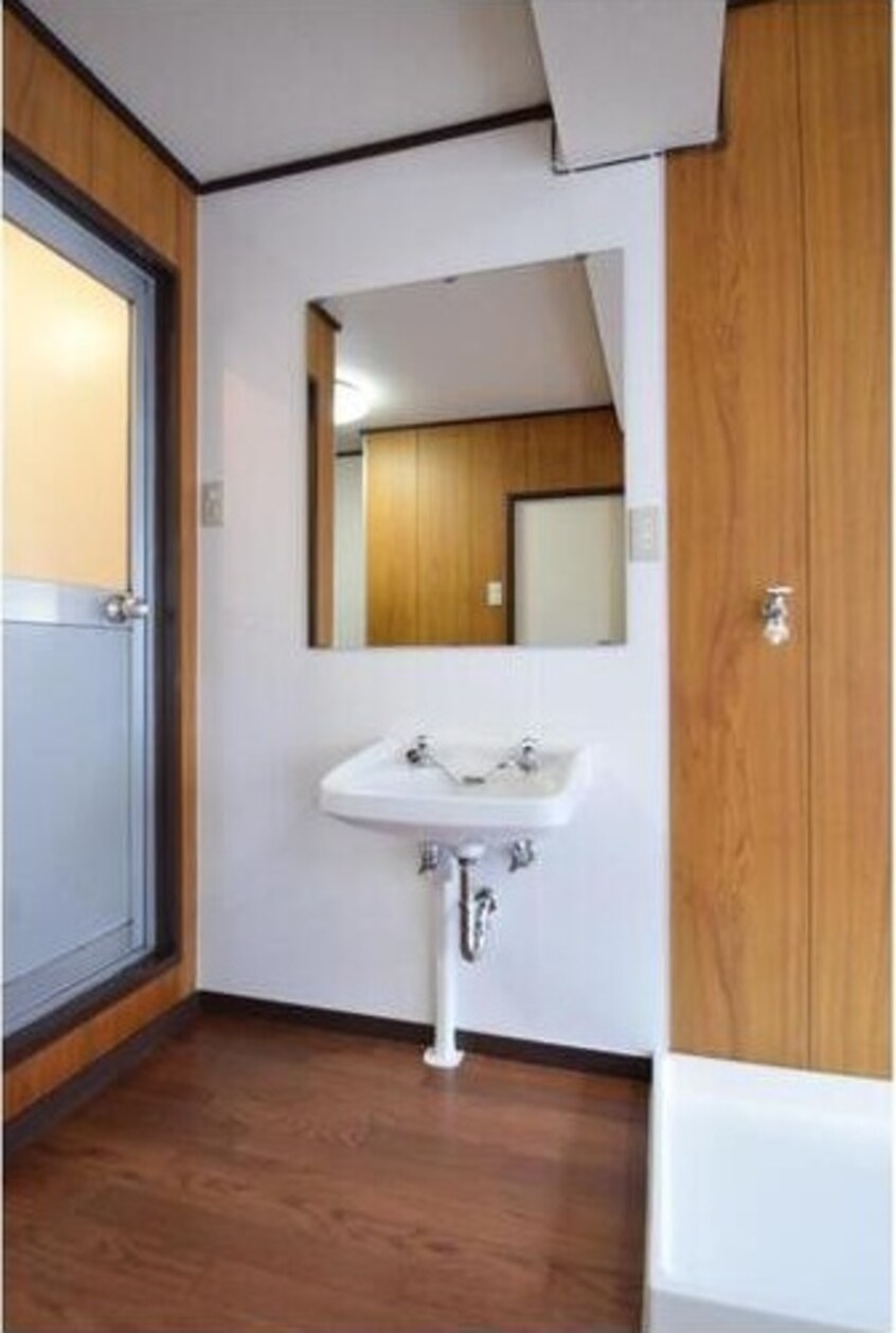  名古屋市営地下鉄桜通線/高岳駅 徒歩3分 3階 築48年