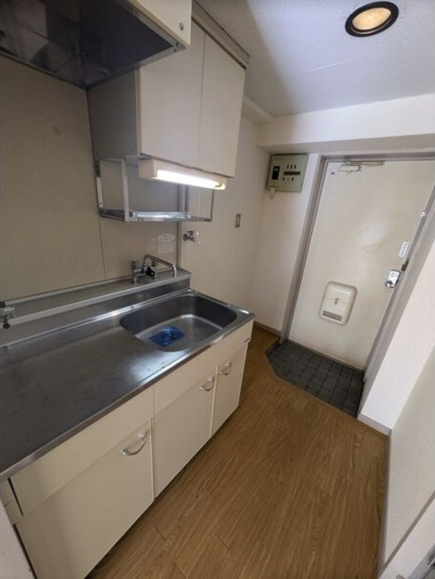  名古屋市営地下鉄名城線/久屋大通駅 徒歩7分 5階 築38年