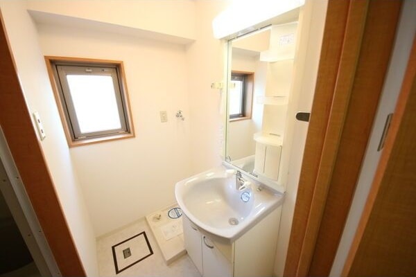  名古屋市営地下鉄桜通線/久屋大通駅 徒歩11分 6階 築22年