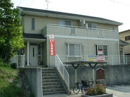 落ち着いた雰囲気の外観です