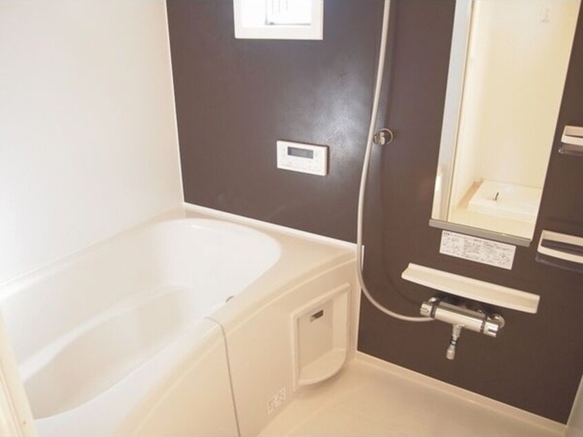  名古屋臨海高速鉄道<あおなみ線>/中島駅 徒歩16分 1階 築8年