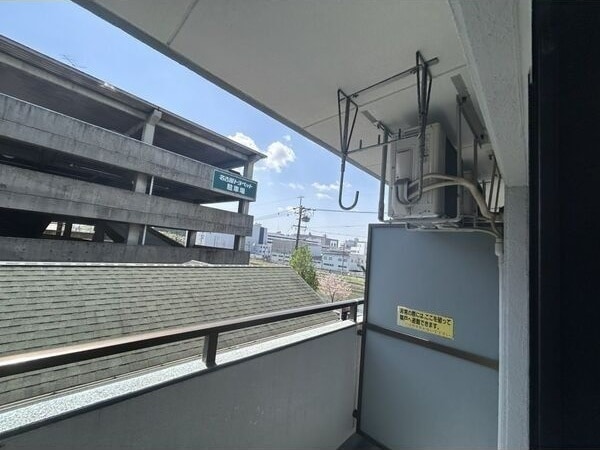 ※写真は同じマンションの違う部屋のものになります。 名古屋市営地下鉄名城線/西高蔵駅 徒歩5分 5階 築33年